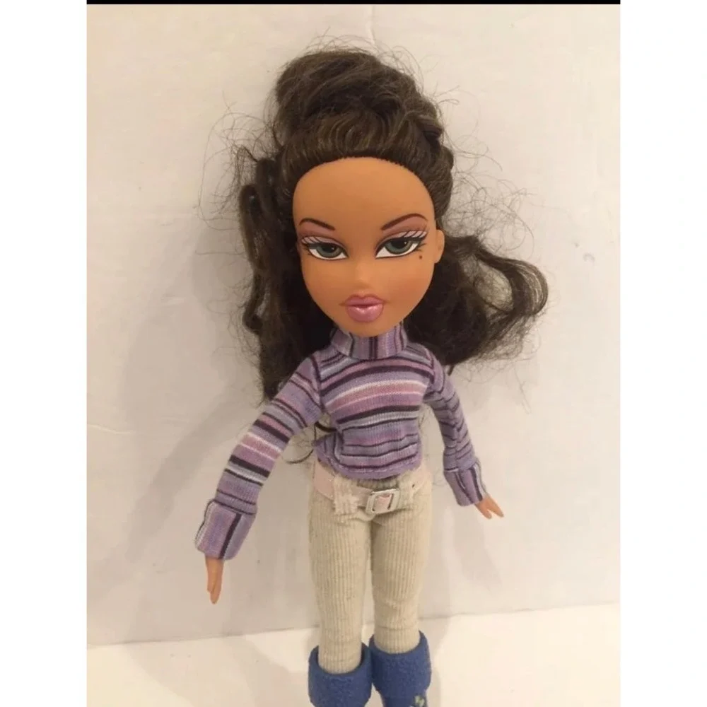 Bratz MGA Style It Yasmin Doll Purple‎ Shirt
